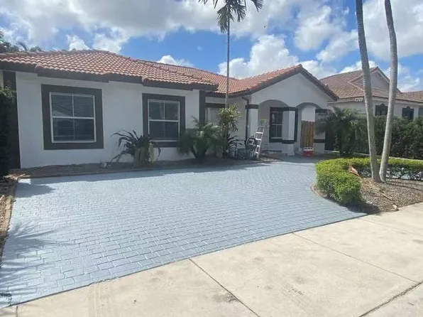 8894 NW 168th St, Miami Lakes, FL 33018