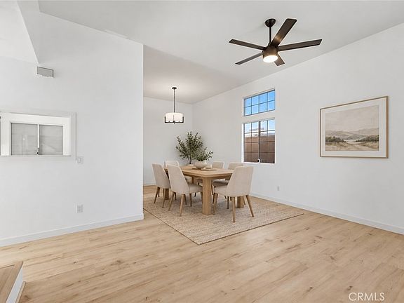 5th image of 27037 Fitzgerald Pl