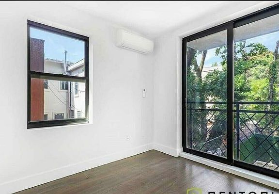 3rd image of 743 Lexington Ave #2R