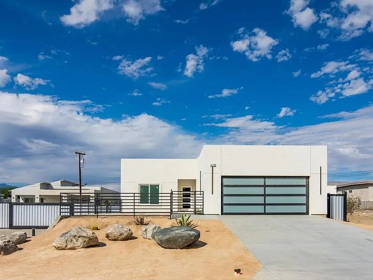 67670 Buckboard Ln — Photo 1