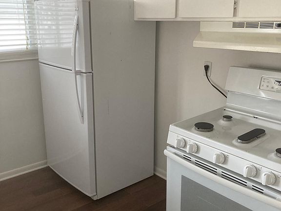 4th image of 3230 Marian Dr