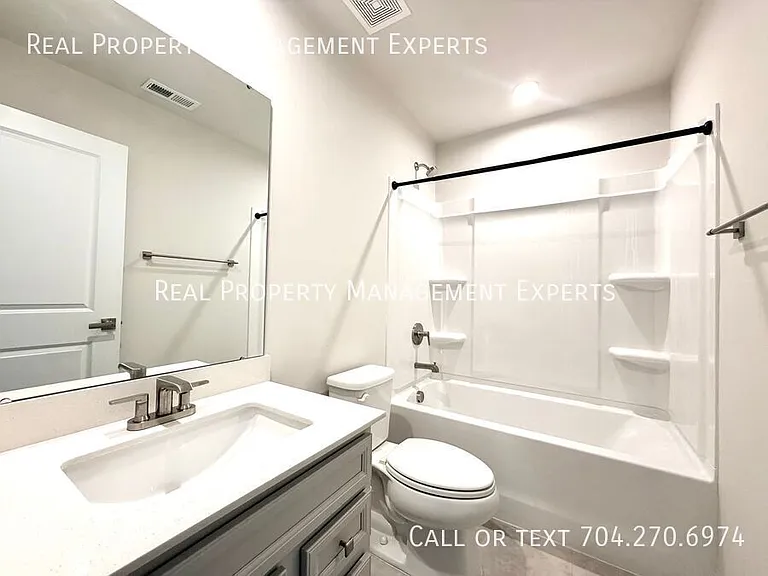 2841 Statesville Ave — Photo 13