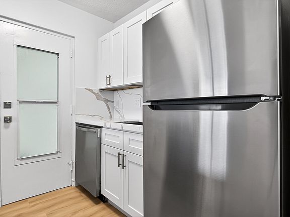 5th image of 2555 NE 11th Street #202