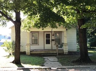 219 Michigan St, Oswego, KS 67356