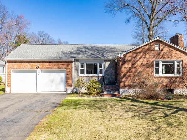 72 Mohegan Dr, West Hartford, CT 06117