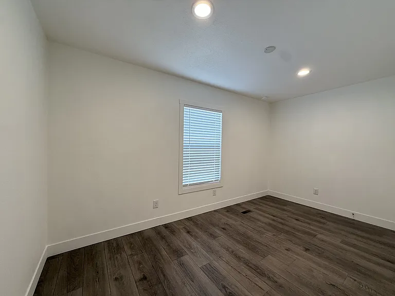 2060 N Center St #410 — Photo 20