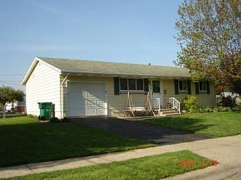 1st image of 915 Roosevelt Ct