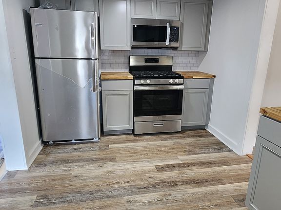 4th image of 303 Gardner Park Dr