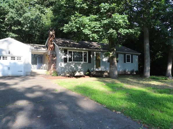 134 Peekskill Ave, Springfield, MA 01129