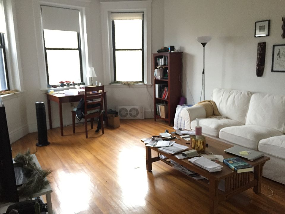 2nd image of 131 Brighton Ave