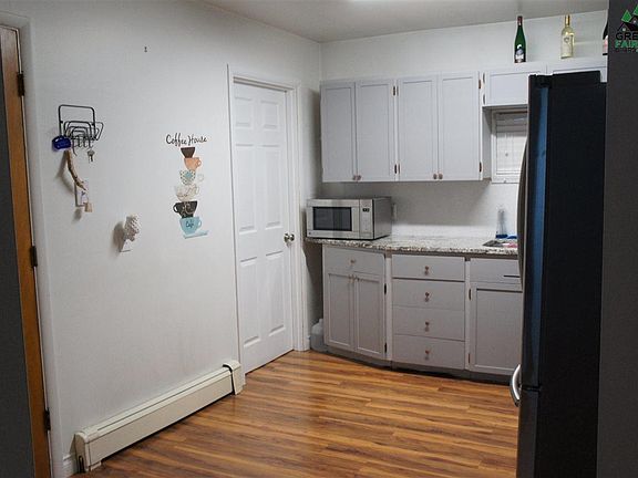 4th image of 522 Halvorson Rd