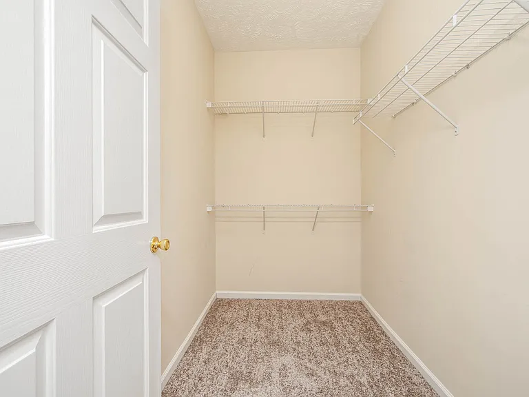 3930-101 Bardstown Ct — Photo 4