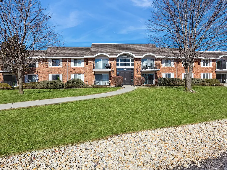ReNew on Naper — Photo 49