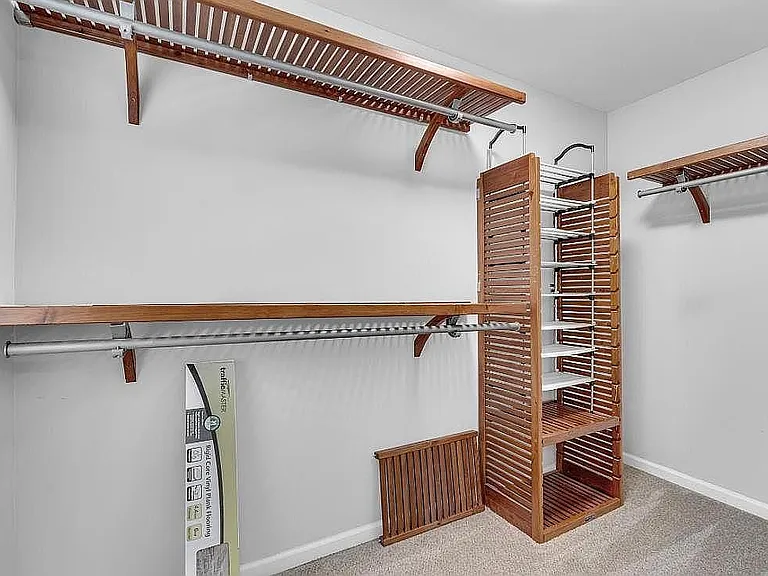 401 Heritage Commons Cir — Photo 40