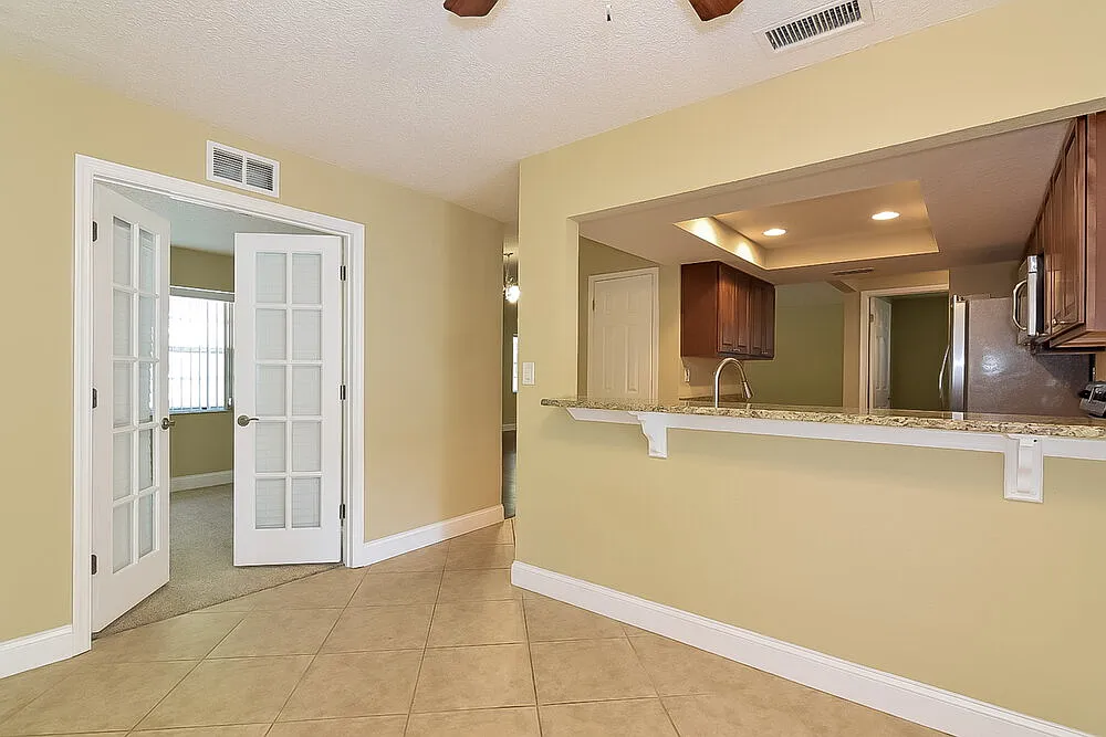3 bed, 2.0 bath, 1688 sqft, $2,365 — Photo 4