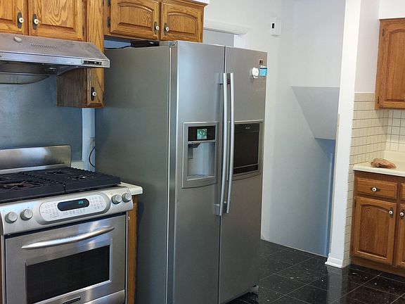 3rd image of 8730 Hamlin Ave