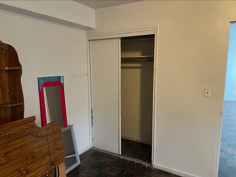 7327 N Rogers Ave #302 — Photo 4