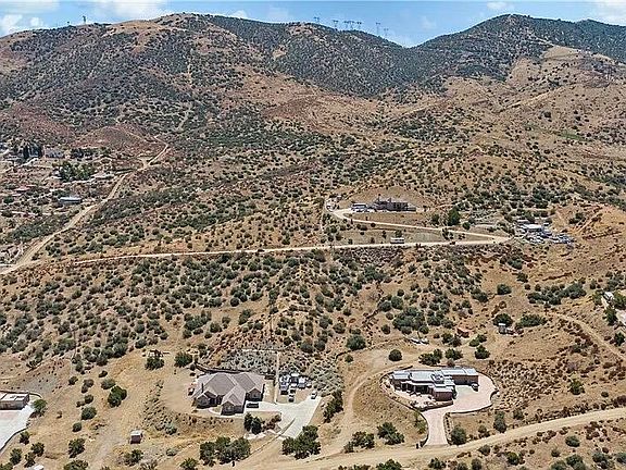 2nd image of 14XX W Barrel Springs Rd