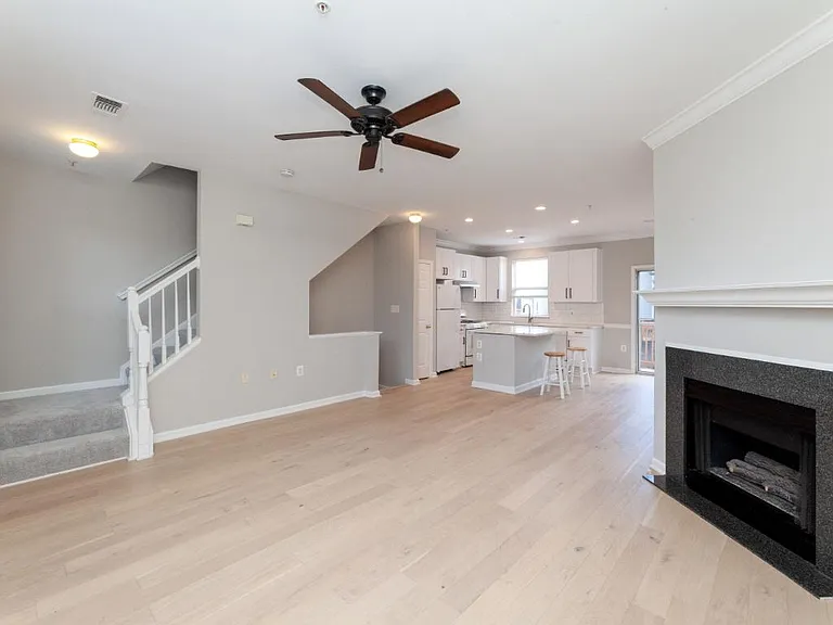 21807 Petworth Ct — Photo 20