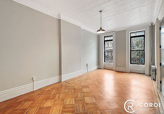 3rd image of 1393 Pacific St #2