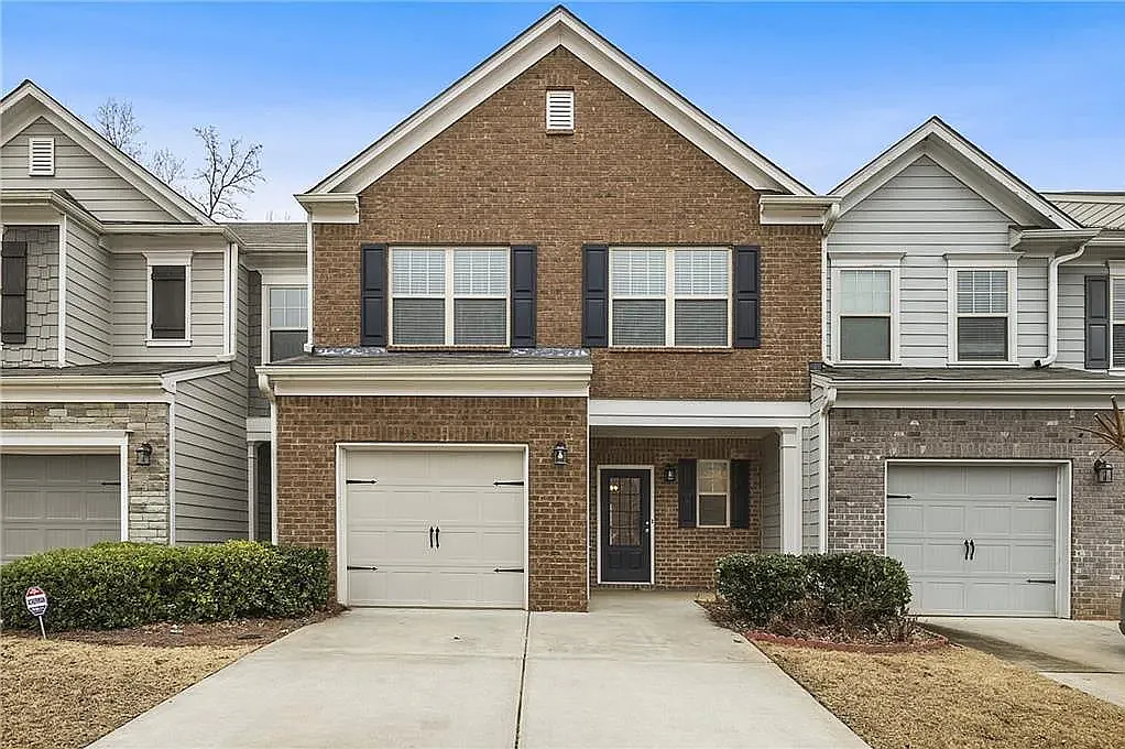 3 bed, 2034 sqft, $2,100 — Photo 1