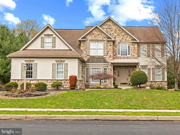 320 Wisteria Ln, Reading, PA 19608