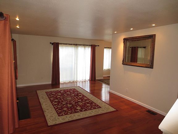 2nd image of 2558 Aaron Dr