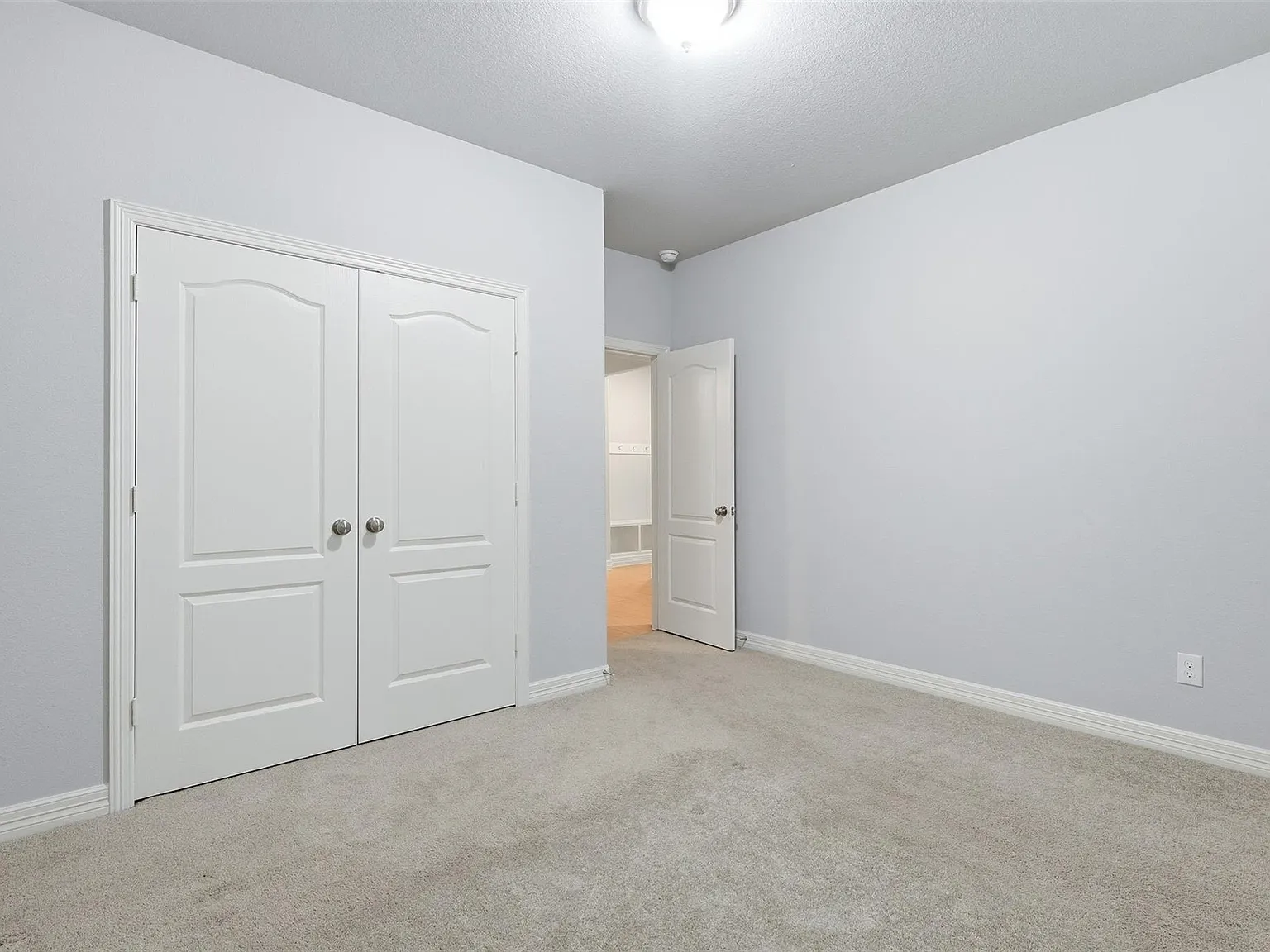 5 bed, 4.0 bath, 2762 sqft, $3,000 — Photo 4