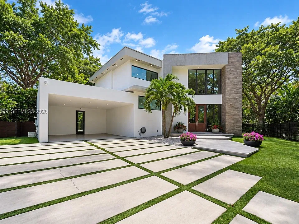 56 Samana Dr