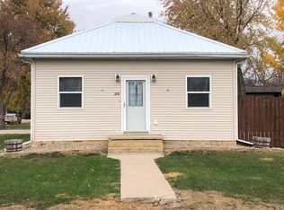 300 C Ave, Axtell, NE 68924
