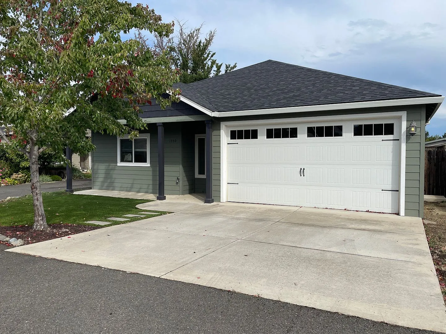 Beautiful 3-Bedroom Home with Low-Maintenance Yard. 1,486 sq. ft. of Comfortable Living Space — Photo 3