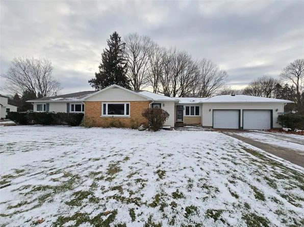 838 Rice Ave, Girard, PA 16417