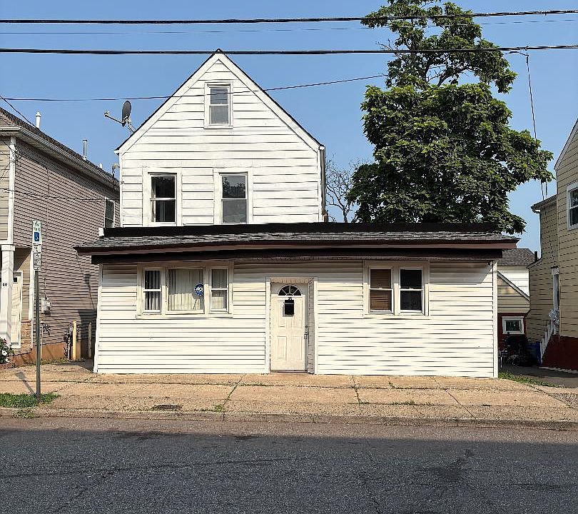 2nd image of 97 Throop Ave