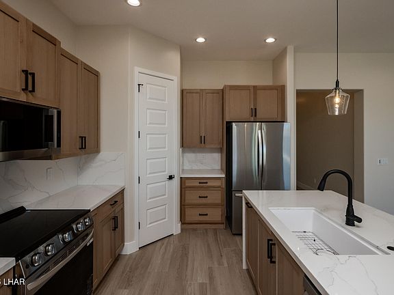 4th image of 3749 Indian Hills Dr