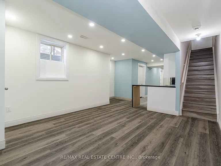 177 N Park Blvd — Photo 7