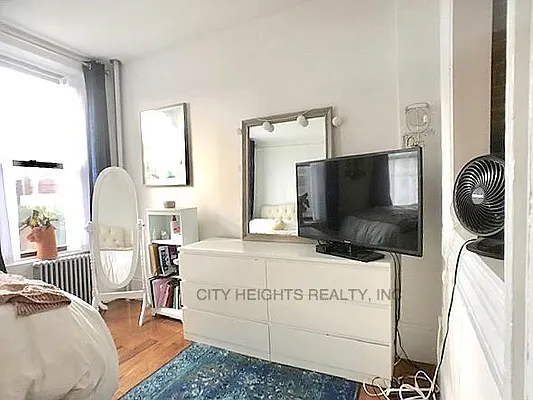 Rented by City Heights Realty | media 14