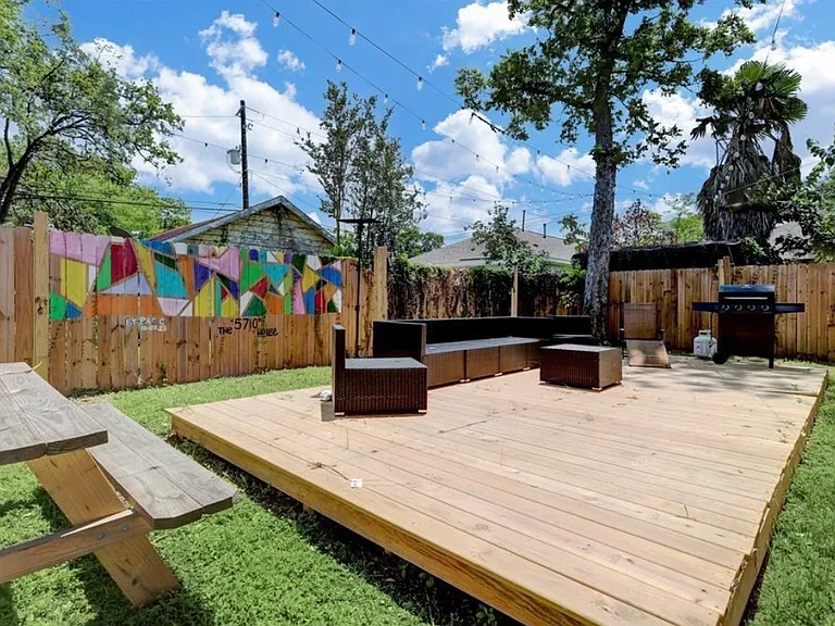5710 Newport St — Photo 30