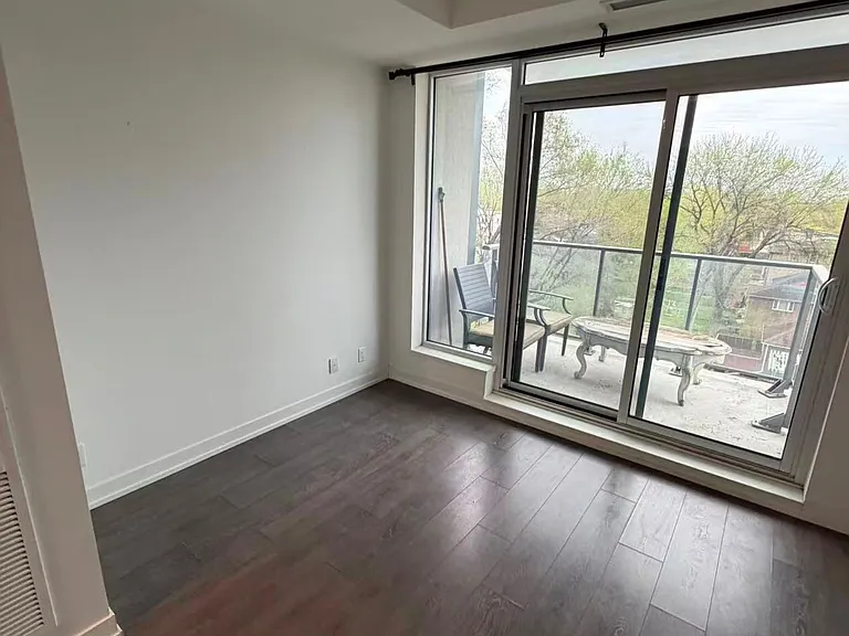 28 Avondale Ave #503 — Photo 4