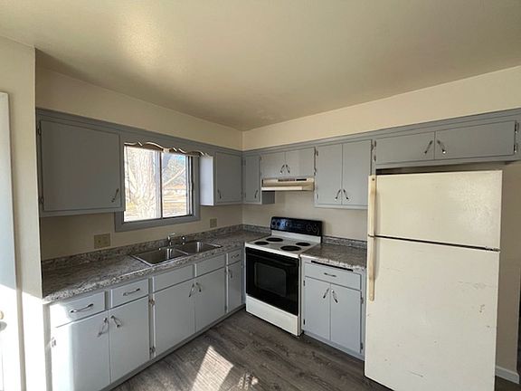 3rd image of 2604-2608 Plymouth Ave #2604