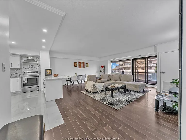 5125 Riverside Dr E #202 — Photo 5