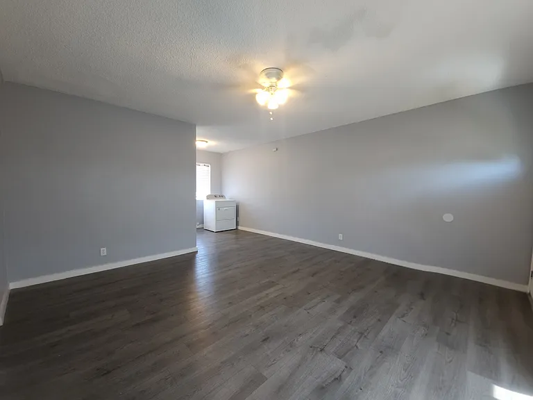 901 W 64th St #3 — Photo 1