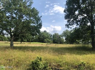 26 Lookout Point Rd, Canadensis, PA 18325