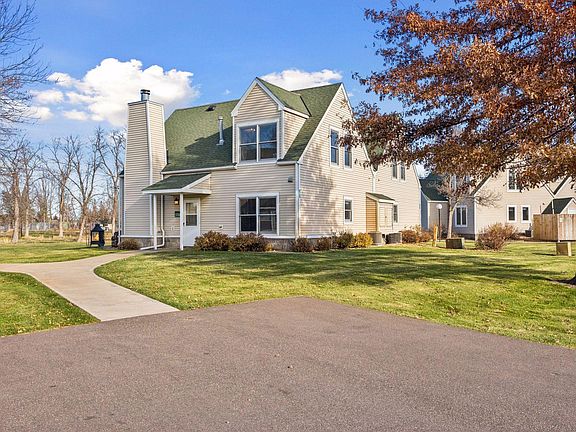 3rd image of 8544 Tennis Terrace Dr