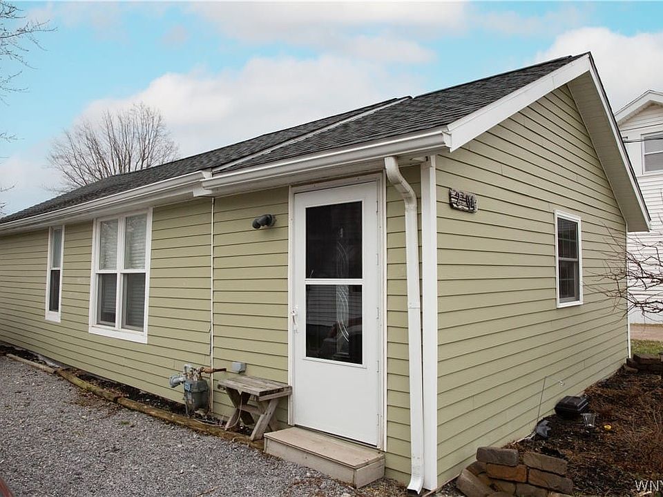 1st image of 2704 Riverton Ave