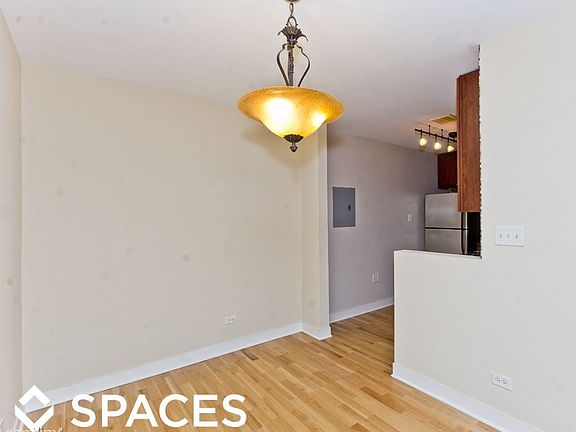 3rd image of 625 W Wrightwood Ave APT 420A