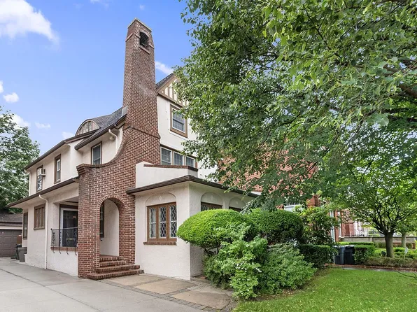 1021 E 24th St, Brooklyn, NY 11210