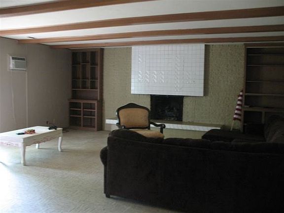 2nd image of 1300 E Gary Ave