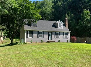 96 Glen Rd, Sandy Hook, CT 06482