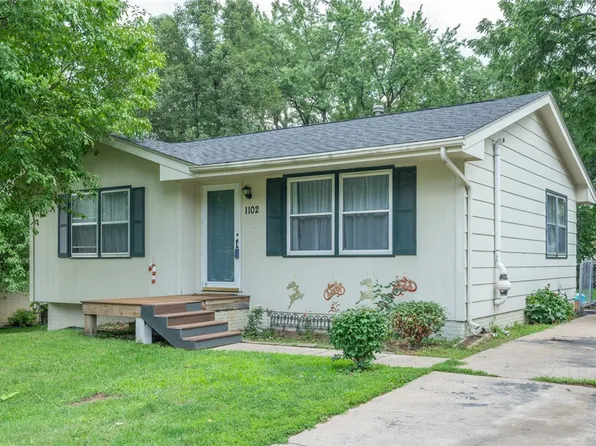 1102 Emma Ave, Des Moines, IA 50315