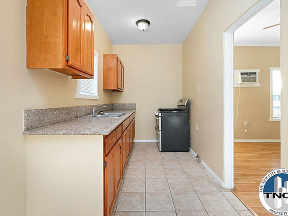 3rd image of 1411 W Cleveland Ave #1413
